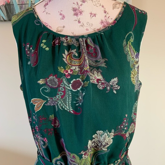 Gabby Skye sleeveless chiffon dress. NWOT - Picture 4 of 8